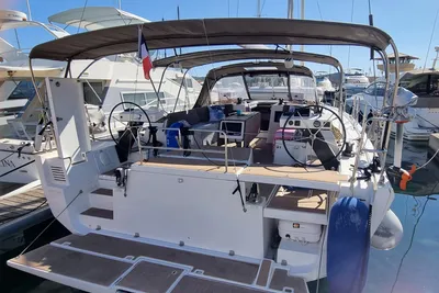 2023 Dufour 470