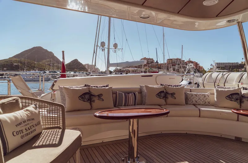 Marques Yacht Photos Pics Luxurious Benetti Tradition 100 yacht deck with cushions, 2008 model.