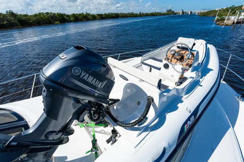  Yacht Photos Pics 2003 Sea Ray 560 Sedan Bridge with Yamaha motor on a scenic waterway.