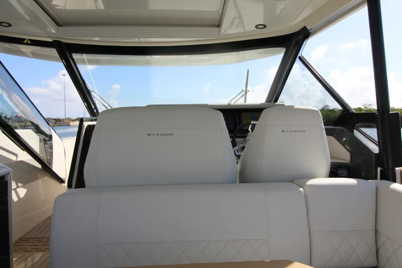  Yacht Photos Pics Interior view of 2025 Saxdor 400 GTS boat with luxurious seating.