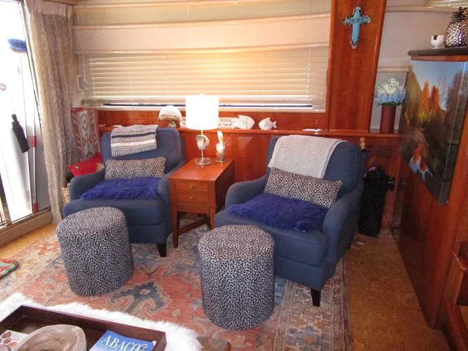 Sedona Yacht Photos Pics Salon Port Side