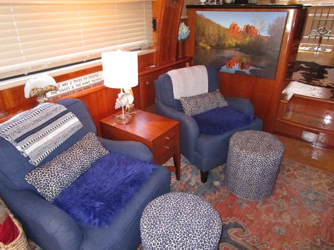 Sedona Yacht Photos Pics Salon Port Side