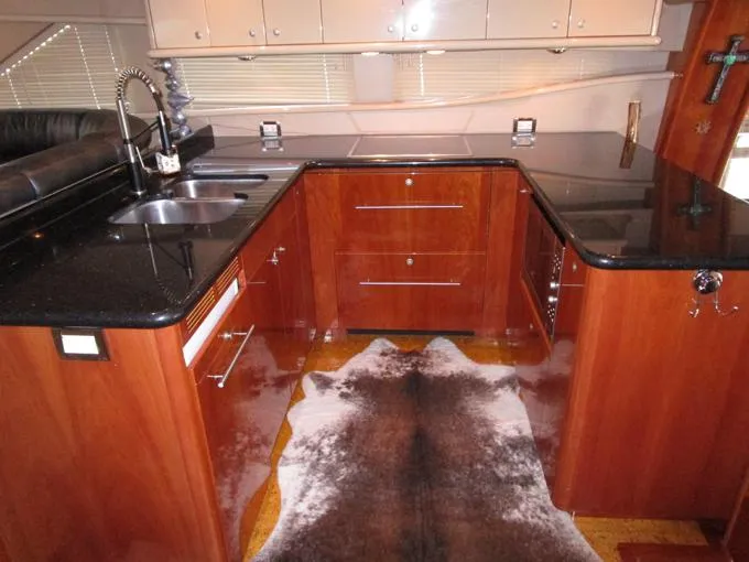 Sedona Yacht Photos Pics Galley to Stbd.