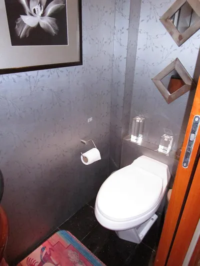 Sedona Yacht Photos Pics Port Side Head