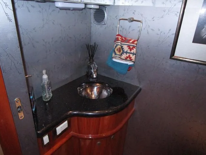 Sedona Yacht Photos Pics Port Side Head