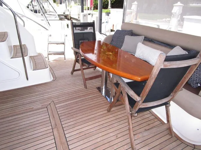 Sedona Yacht Photos Pics Aft Deck Table