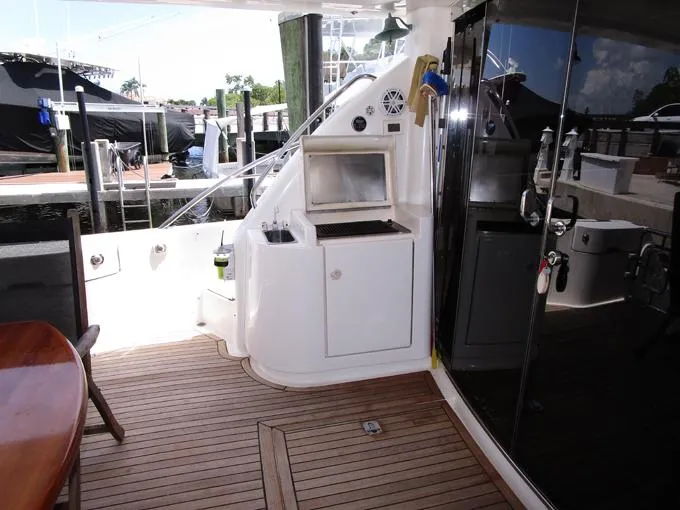 Sedona Yacht Photos Pics Aft Deck Grill + Sink