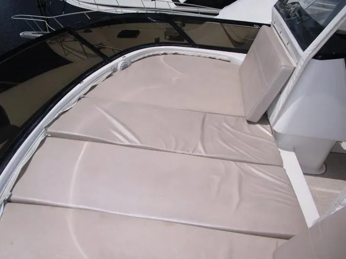 Sedona Yacht Photos Pics Flybridge Forward Sun Lounge