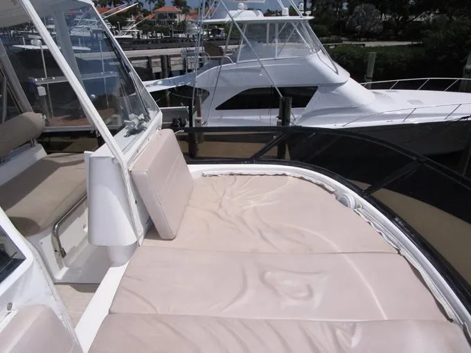 Sedona Yacht Photos Pics Flybridge Forward Sun Lounge