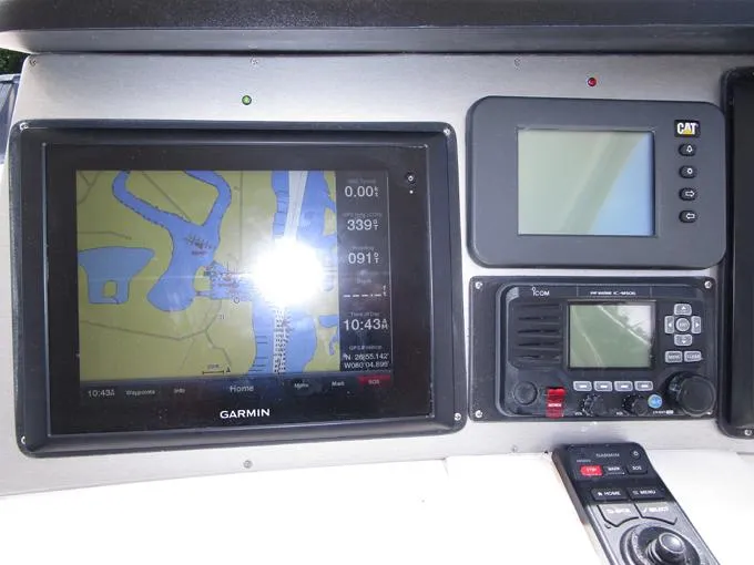 Sedona Yacht Photos Pics Helm Detail