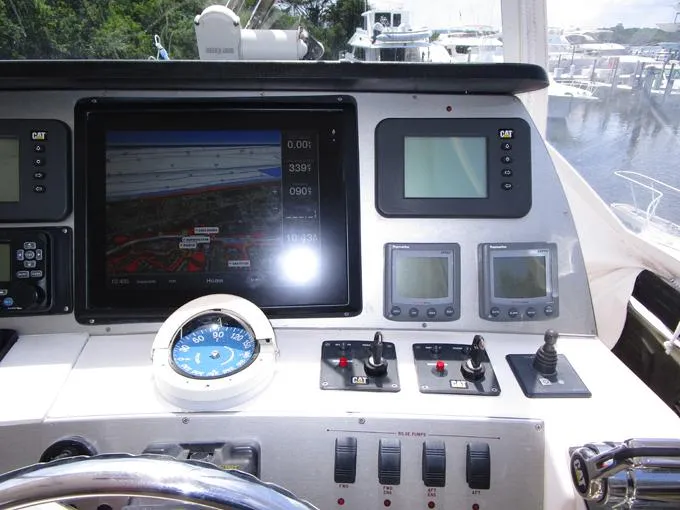 Sedona Yacht Photos Pics Helm Detail