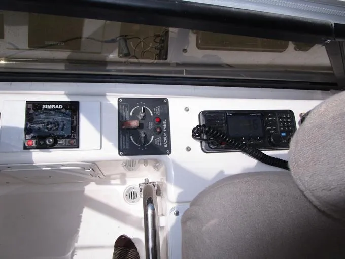 Sedona Yacht Photos Pics Helm Out Board