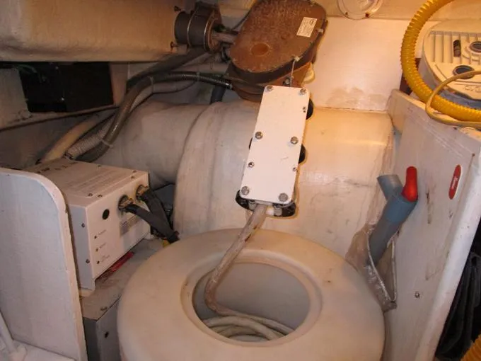 Sedona Yacht Photos Pics Lazarette Cord Reel 1 of 2