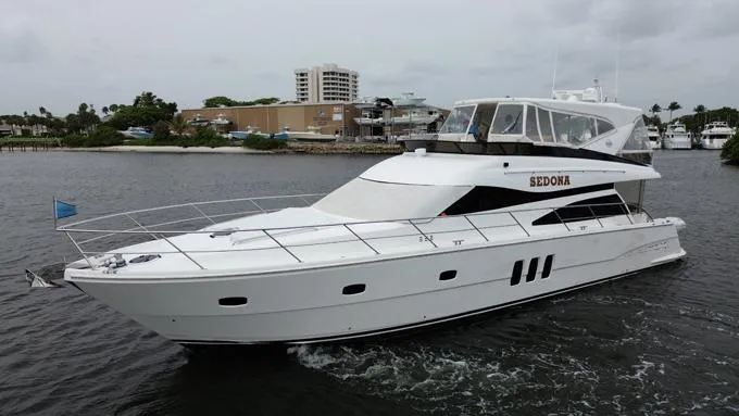 Sedona Yacht Photos Pics Bow Quarter