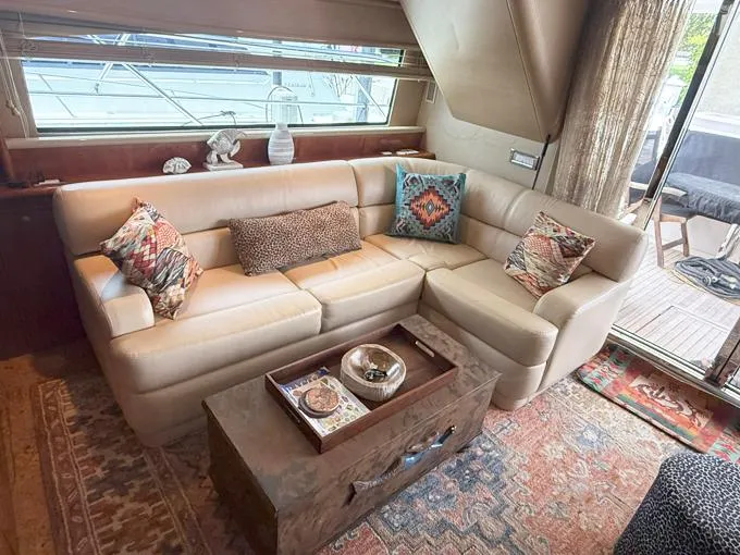 Sedona Yacht Photos Pics Salon Stbd. Side