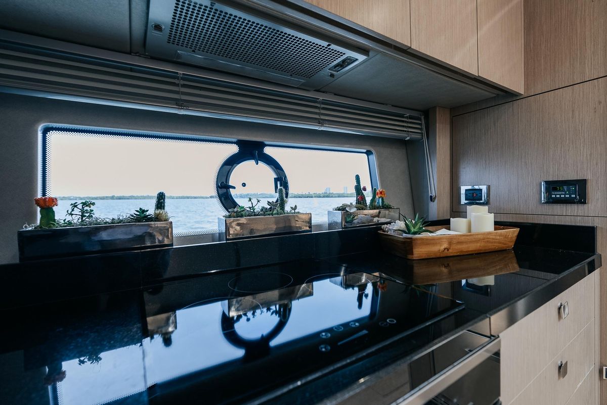 2018 Sunseeker 68 