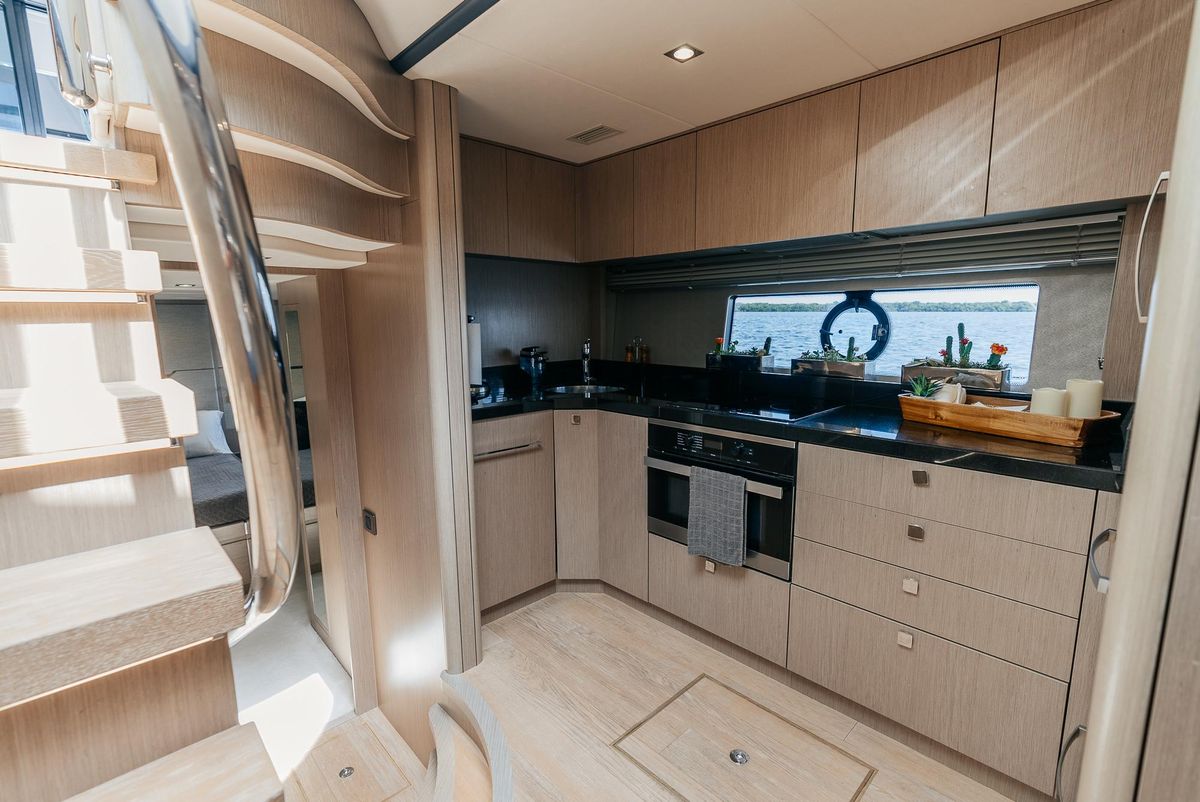 2018 Sunseeker 68 