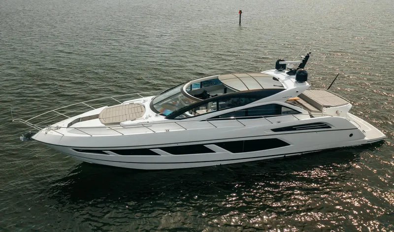 Gravitas Yacht Photos Pics 