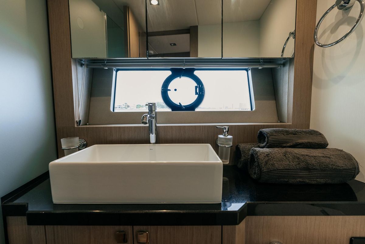 2018 Sunseeker 68 
