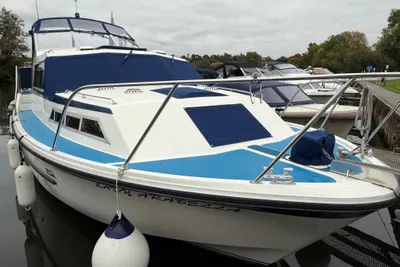 1984 Broom 32