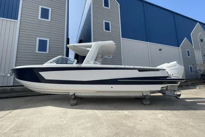 Aviara AV32 Outboard