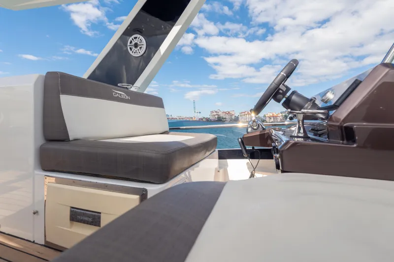 Infinity Yacht Photos Pics 2020 Galeon 500 Fly yacht helm with luxurious seating and ocean view.