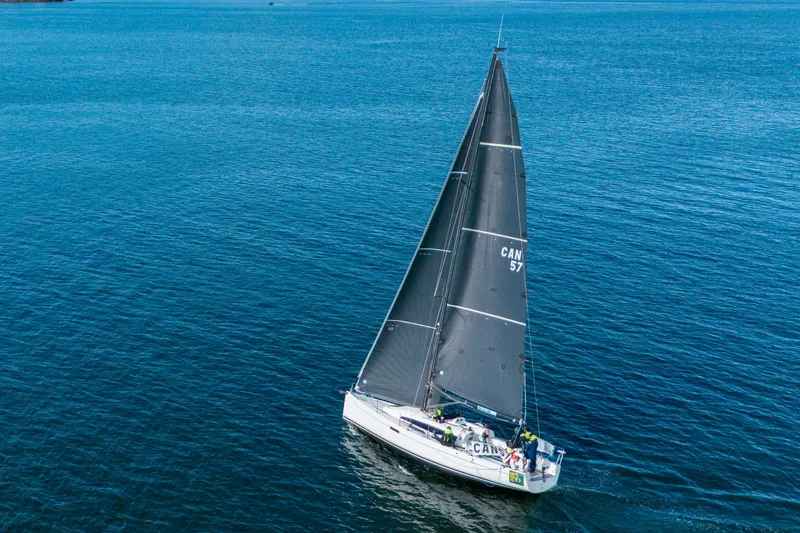 "mah Na Mah Na" Yacht Photos Pics 2020 J Boats J/112E sailing on open blue water.