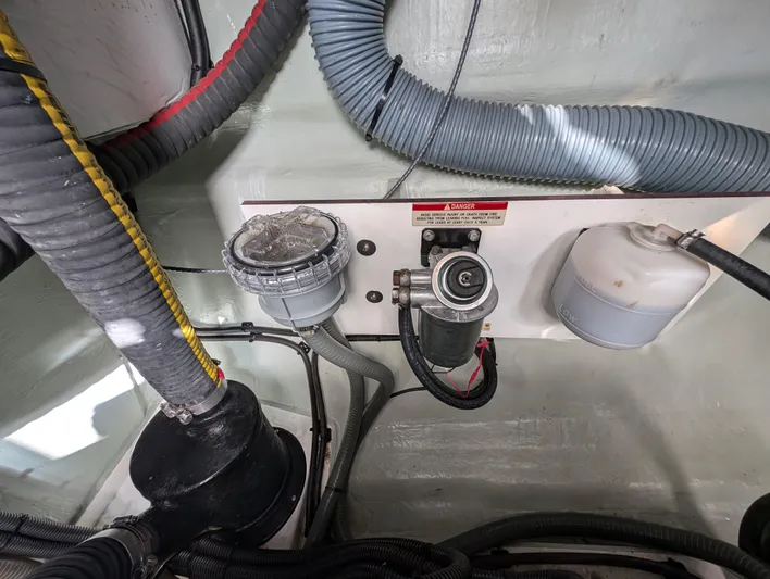 Salty Kiss Yacht Photos Pics 