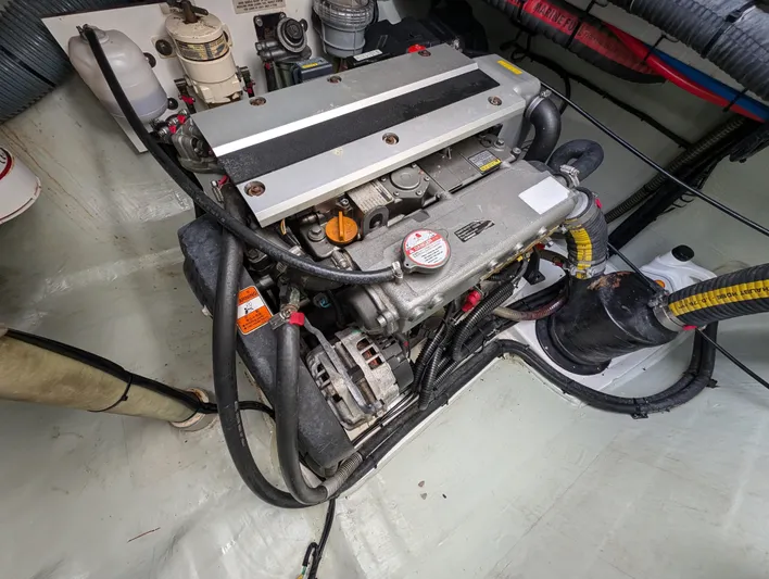 Salty Kiss Yacht Photos Pics 