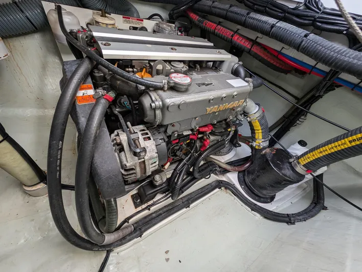 Salty Kiss Yacht Photos Pics 