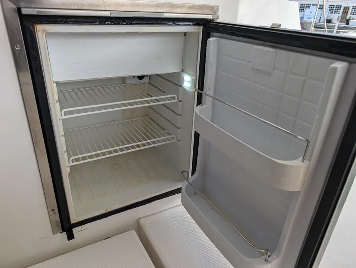 Salty Kiss Yacht Photos Pics 