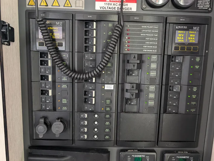 Salty Kiss Yacht Photos Pics 