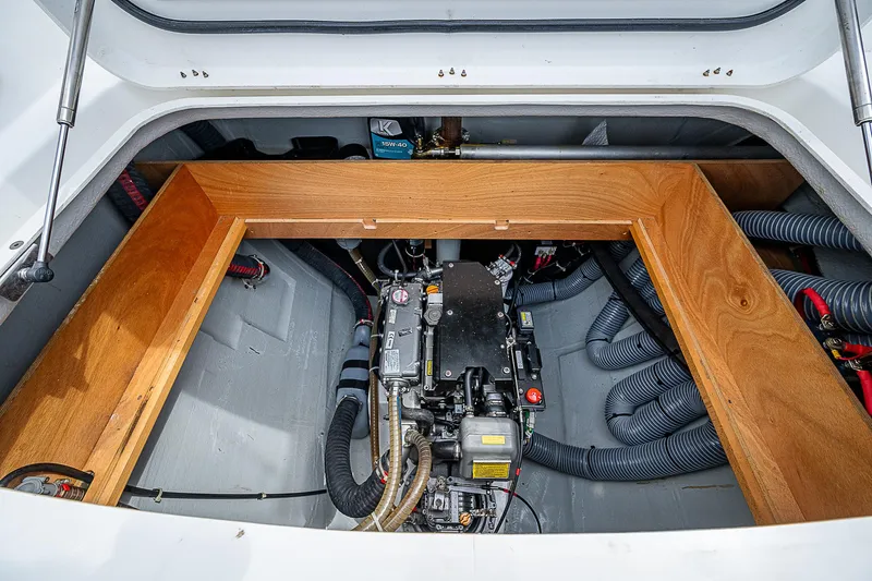 Somewhere Yacht Photos Pics 