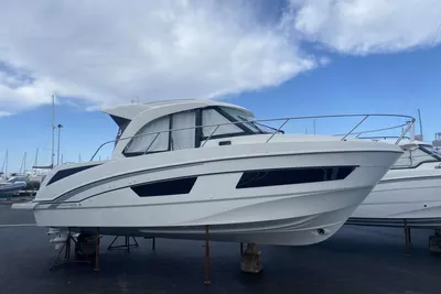 2023 Beneteau Antares 9 OB
