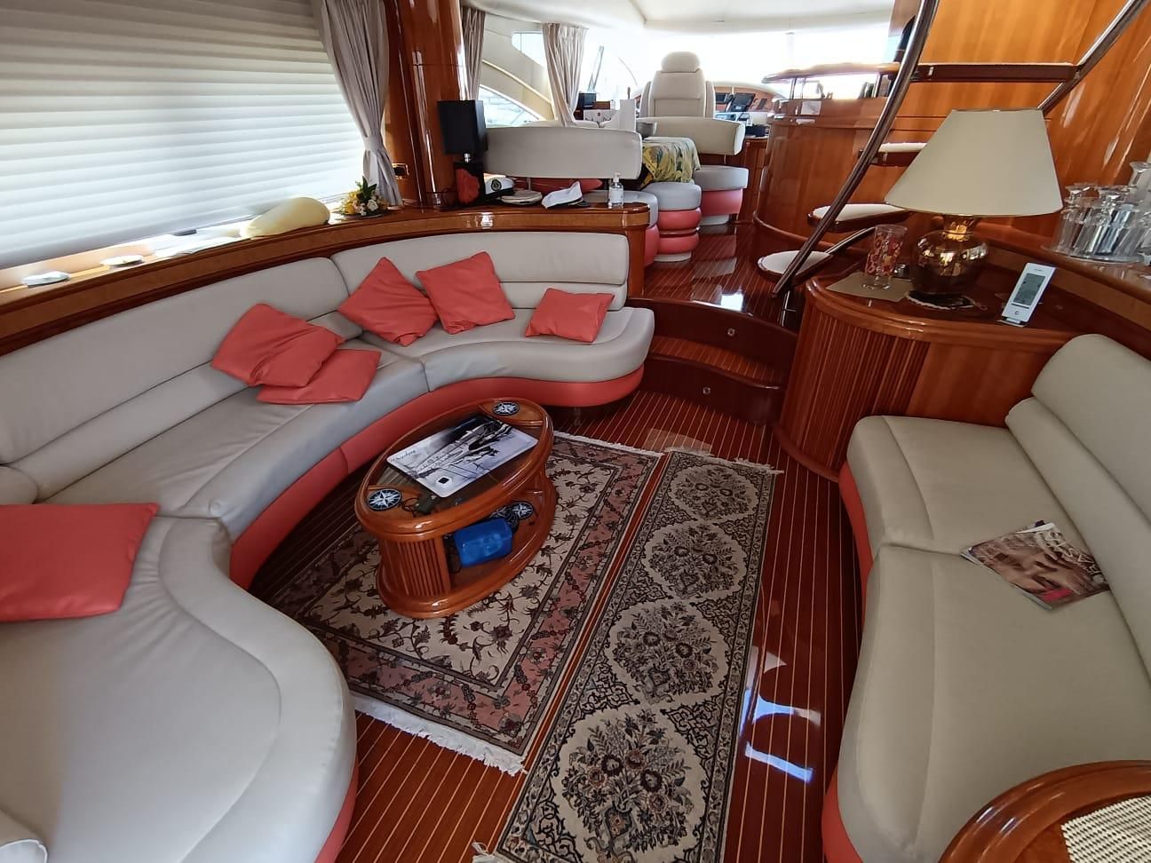 2007 Azimut 68E