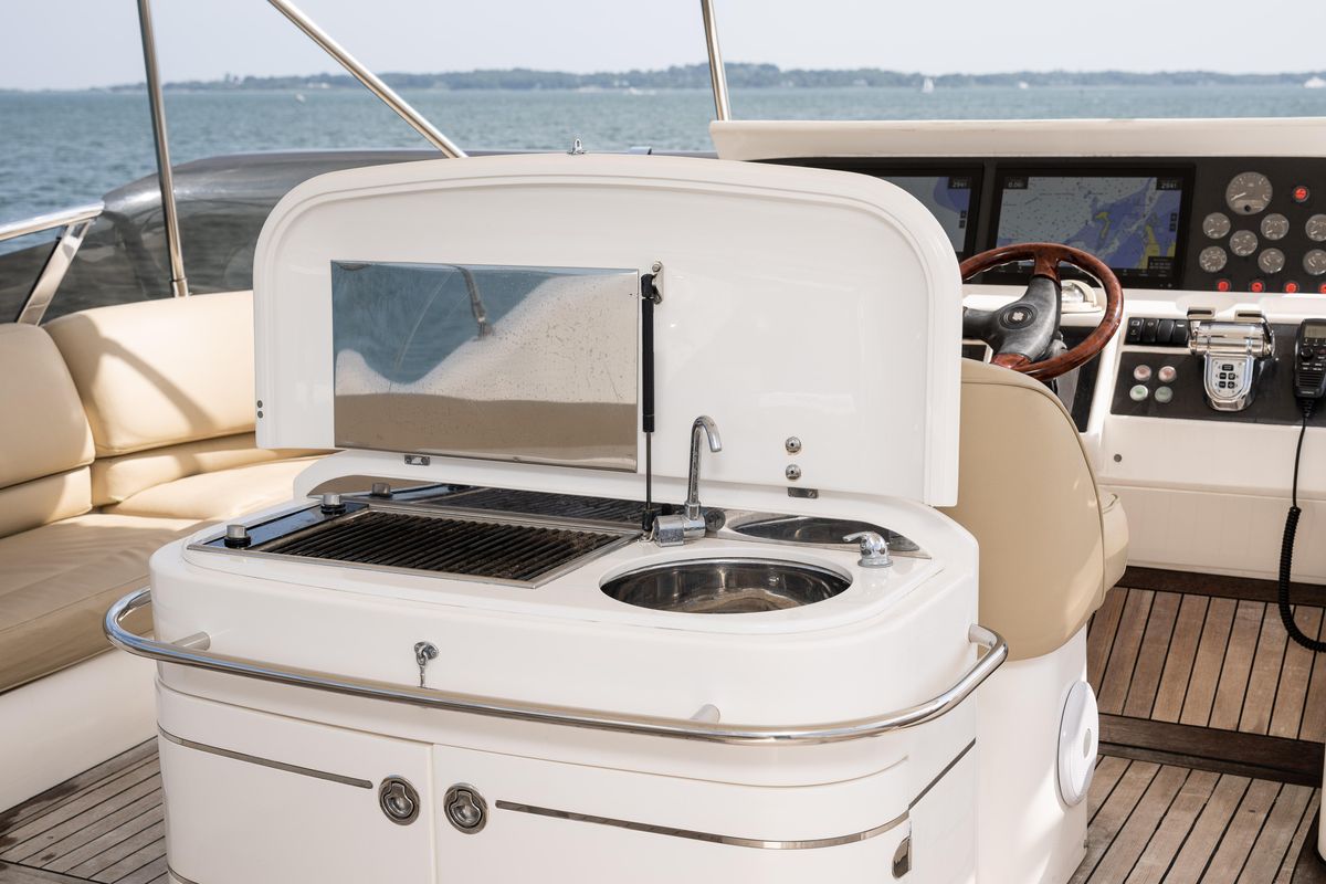 2008 Viking Princess 75 