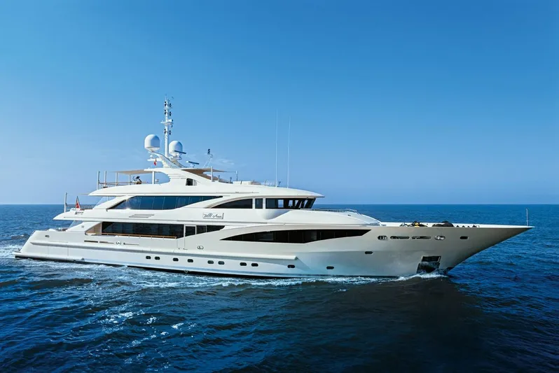 Belle Anna Yacht Photos Pics 