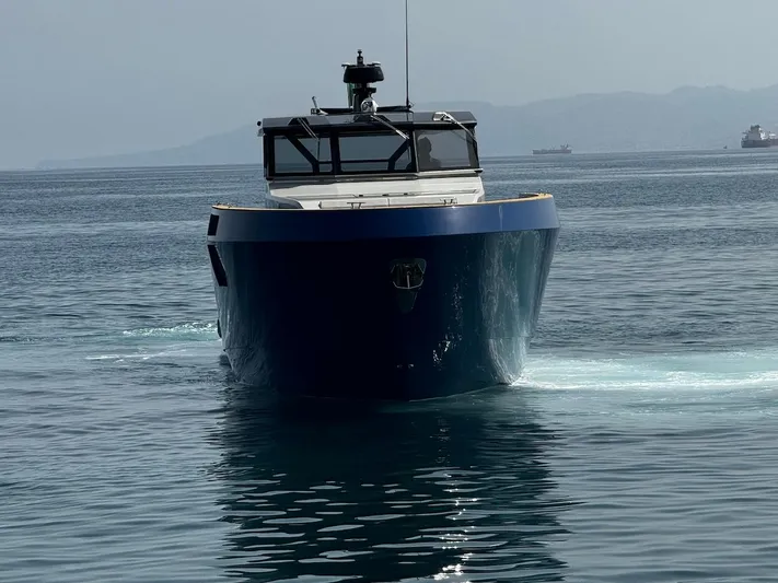  Yacht Photos Pics Aicon Audace 50 yacht, 2025 model, cruising on calm waters.