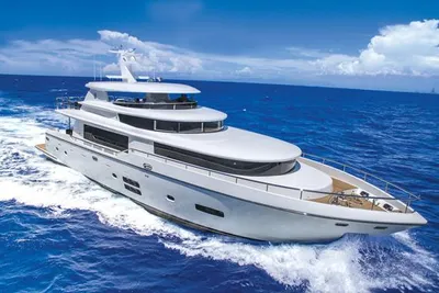 Johnson Motor Yacht w/Open Flybridge