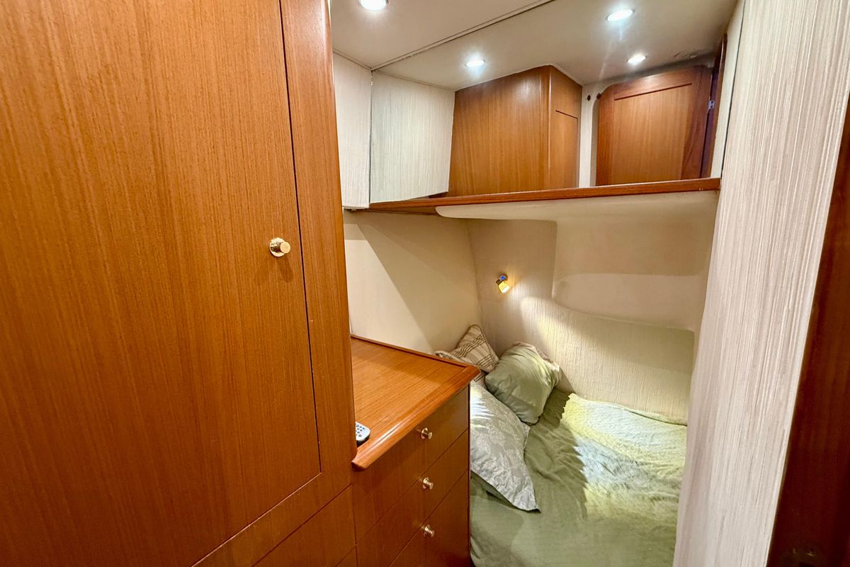 2000 Ocean Yachts 48 