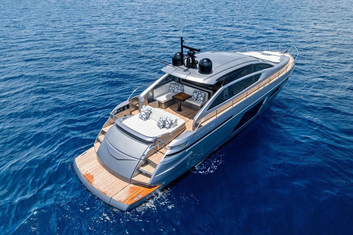 2024 Pershing 62 