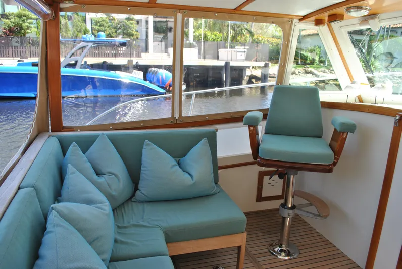 Octavia Yacht Photos Pics Helmdeck