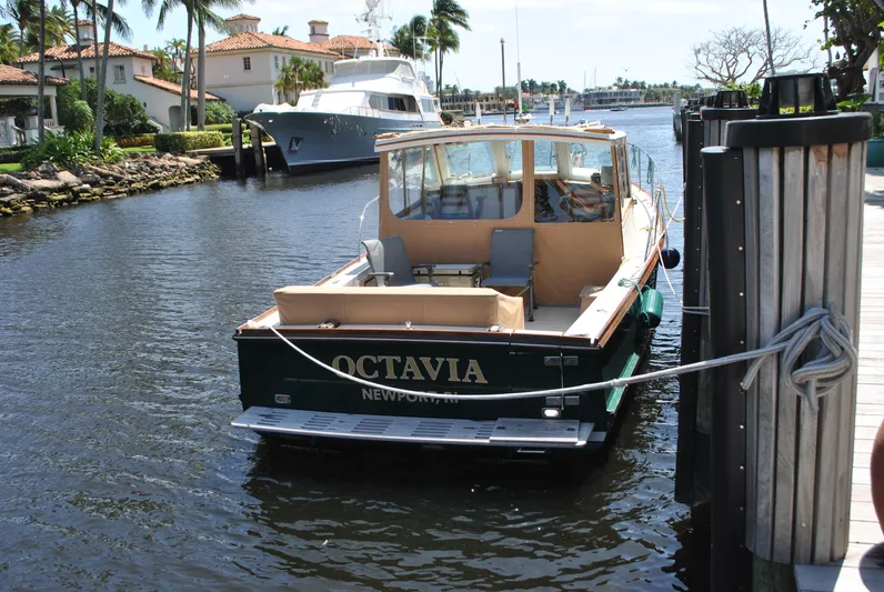 Octavia Yacht Photos Pics Stern