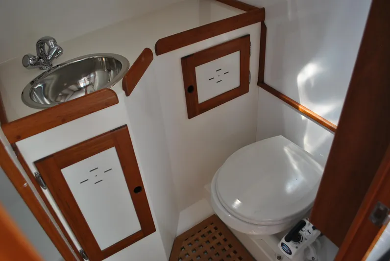 Octavia Yacht Photos Pics 