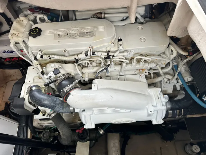  Yacht Photos Pics Engine compartment of a 2016 Sea Ray 400 Sundancer boat.