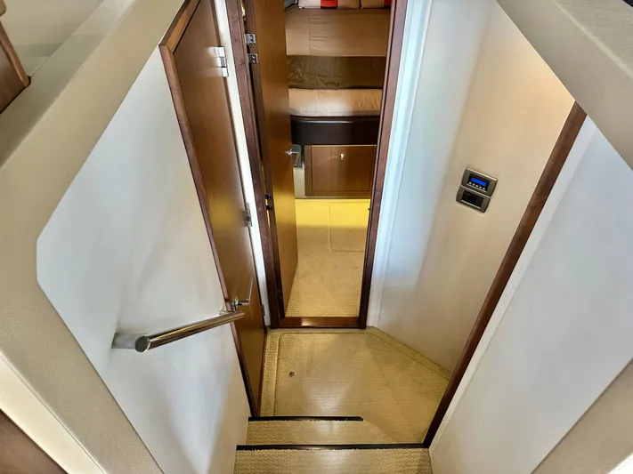  Yacht Photos Pics Interior of 2016 Sea Ray 400 Sundancer, stairway leading to cabin.