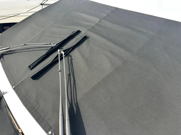  Yacht Photos Pics Cover on Sea Ray 400 Sundancer 2016 with wipers.