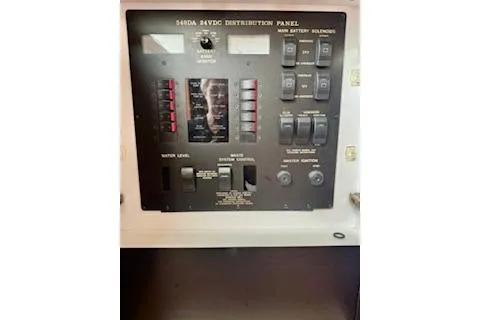 Play It Again Yacht Photos Pics 2001 Sea Ray Sundancer 540 electrical distribution panel with switches and indicators.