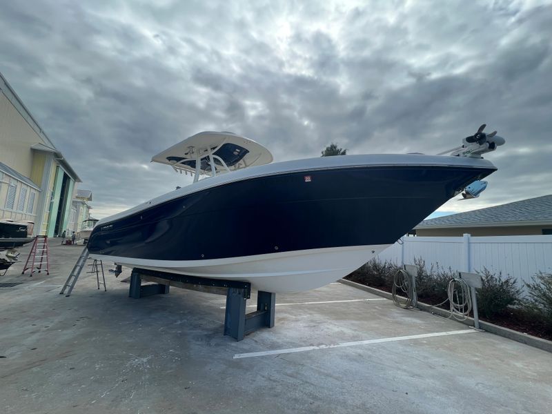 2016 Century 3200 Center Console