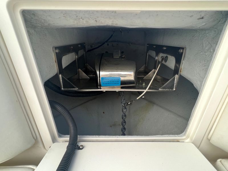 2016 Century 3200 Center Console